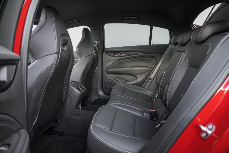 Интерьер Opel Insignia GSi 2017 года  (фото 44 из 45)